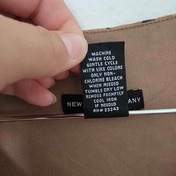 New York & Company | Y2k Houndstooth Tan Black V-Neck Rouched Twist Blouse 00s - Picture 7 of 10